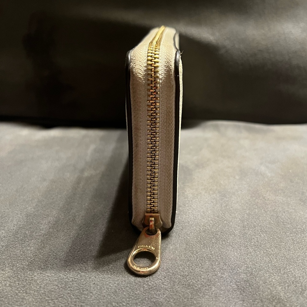 Coach Wallet - Picture 6 of 10